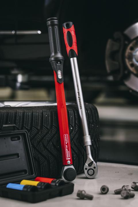 Actual product image Gedore Red Torque spanner Working/measuring range N-m (min/max) 40-200 N-m (1/2", 40 Nm, 200 Nm)