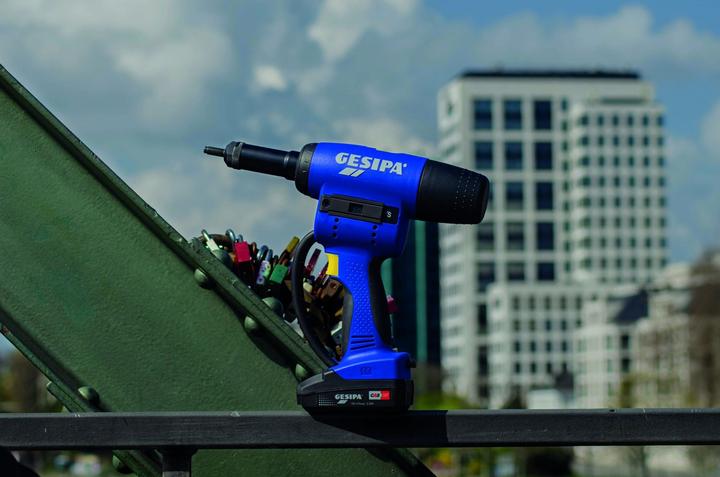 Produktbild Gesipa FIREBIRD PRO GoldEdition inklusive 2 x Akku und Ladegerät in L-Boxx