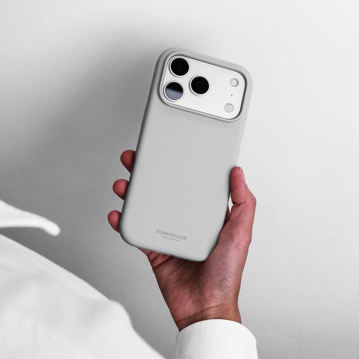 Actual product image Vonmählen Back Cover Soft Silicone iPhone 17 Pro Light Gray (Apple iPhone 17 Pro)
