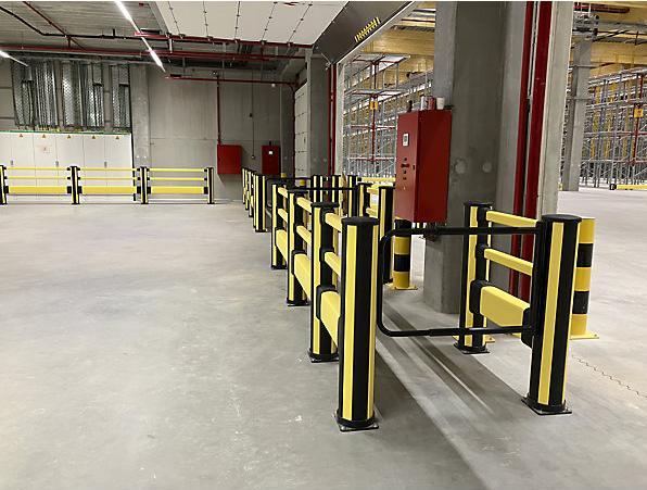 Immagine prodotto kaiserkraft Dissuasore angolare per barriera pedonale, altezza 1160 mm, 6 attacchi, forma a
