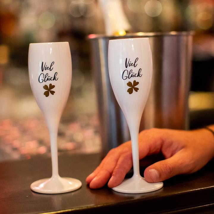 Produktbild Koziol Sektglas 100 ml mit Druck CHEERS No. 1 VIEL GLÜCK (10 cl, 1 Glas, Sektgläser)