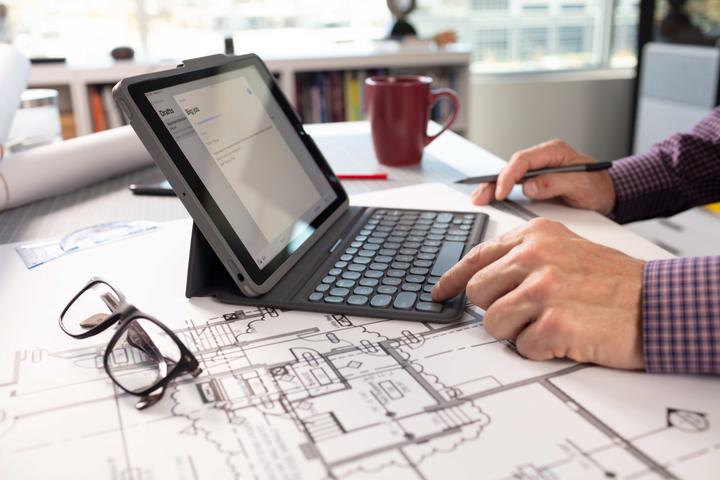 Produktbild Zagg Pro Keys (CH, iPad 2021 (9. Gen), iPad 2019 (7. Gen), iPad 2020 (8. Gen))