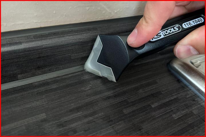 Actual product image KS Tools FUGENFIX silicone scraper and remover set