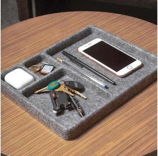 Actual product image Kikkerland Storage box with four compartments made of felt (20 x 20 x 28.5 cm, 1.75 l)
