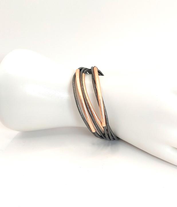 Immagine prodotto Signé Bracciale Signè con chiusura magnetica in pelle con elementi grigio scuro e placcato oro rosa n.13 (19.40 cm, Metallo, Ottone, Senza piombo, Senza cadmio, Senza nichel)
