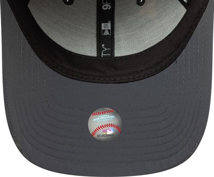 Actual product image New Era 9Forty Strapback Cap - Nylon Los Angeles Dodgers