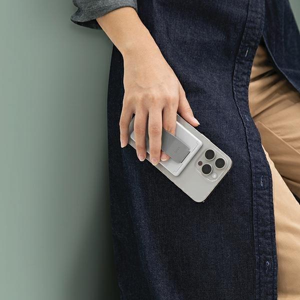 Actual product image Uniq Heldro ID magnetyczny portfel z podpórką i opaską czarny/midnight black