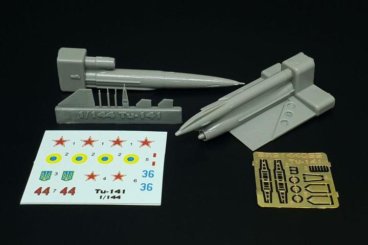 Actual product image Brengun Tupolev Tu-141 Strizh