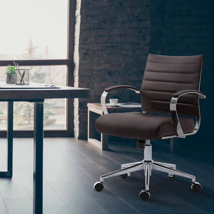 Actual product image CLP Oakland office chair, height-adjustable and swivelling