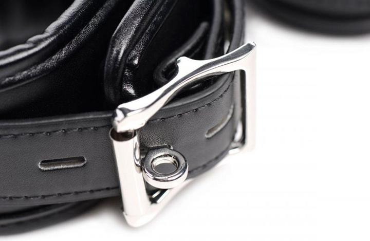 Immagine prodotto XR Brands Slave Bondage Shackle Set