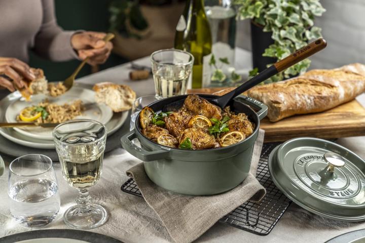 Produktbild Staub Cocotte (22 cm, Bräter + Schmortopf, Gusseisen)