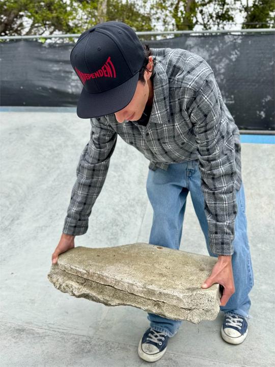 Produktbild Independent Span Embroidered Snapback Cap