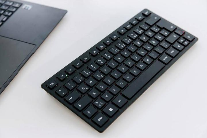 Produktbild CHERRY KW 9200 Mini (Schweiz, Kabellos)