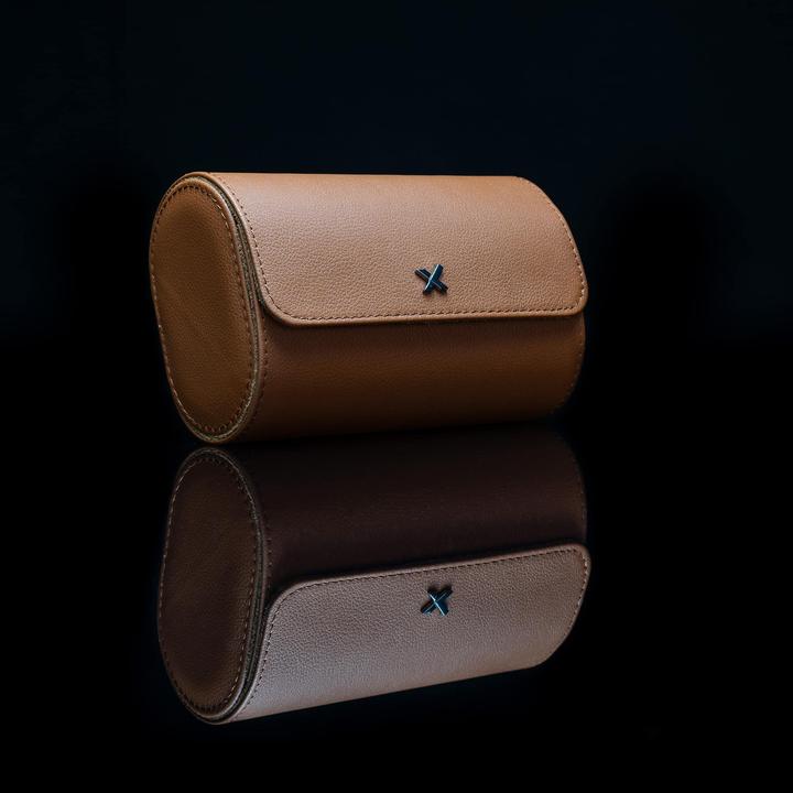 Actual product image Luxcessory Gentleman watch roll with tracker for 2 watches