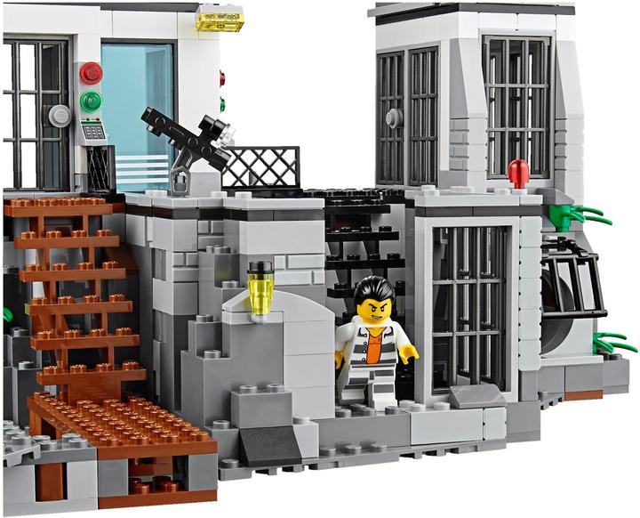 Actual product image LEGO City Prison Island (60130, LEGO City)