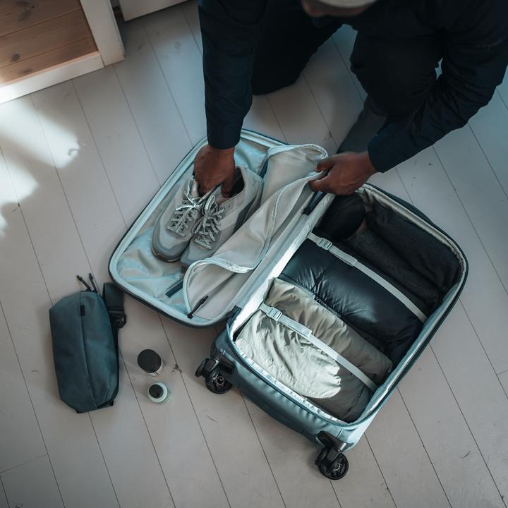 Actual product image Thule Aion Carry On Spinner - Dark Slate (35 l)
