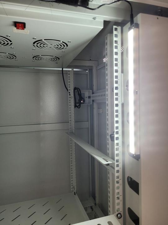 Actual product image Synergy 21 ALLNET 19" rack lighting Cabinet lighting, LED with magnetic attachment and power supply unit,