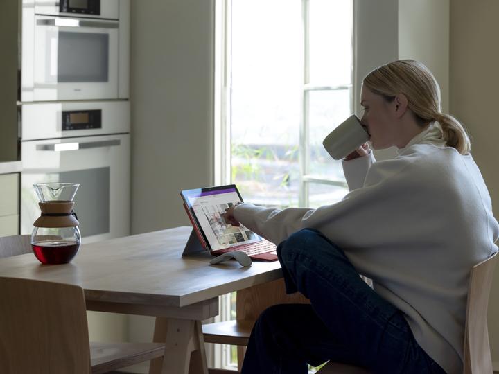 Immagine prodotto Microsoft Surface Arc Mouse Bluetooth Grigio Demo (Senza fili)