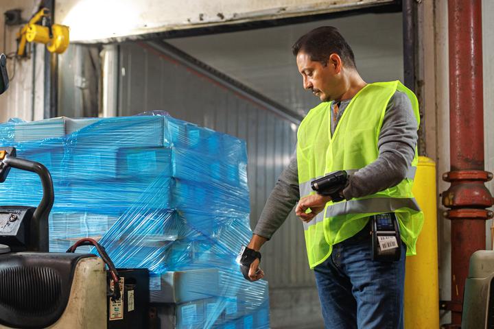 Produktbild Zebra RS6100 Wearable Scanner (2D-Barcodes)