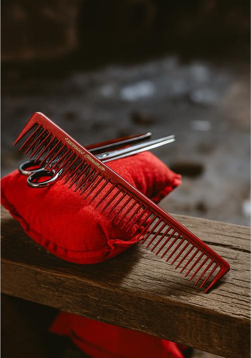 Actual product image Hercules Sägemann Carbon toupee comb HS C10