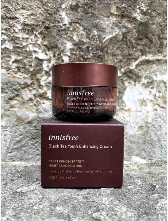 Produktbild Innisfree Black Tea Youth Enhansing Cream 45ml (45 ml, 24h Creme)