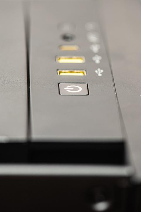 Actual product image Morele M-8991265 (AMD Ryzen 7 5800X, 16 GB, 1000 GB, GeForce RTX 3070 Ti)