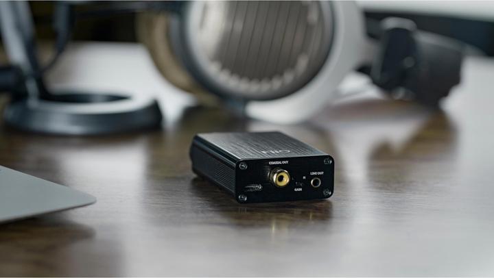 Actual product image FiiO E10K-TC (Bass Boost, USB-DAC, gain switch)