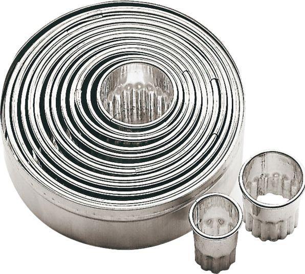 Actual product image Paderno 14-piece cookie cutter set, on self-service card, corrugated