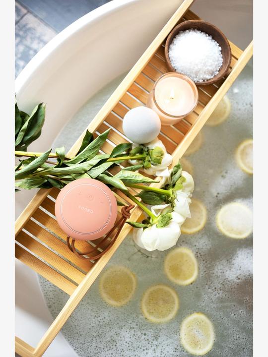 Actual product image Foreo LUNAâ"¢ 4 body body cleanser and massager for all skin types