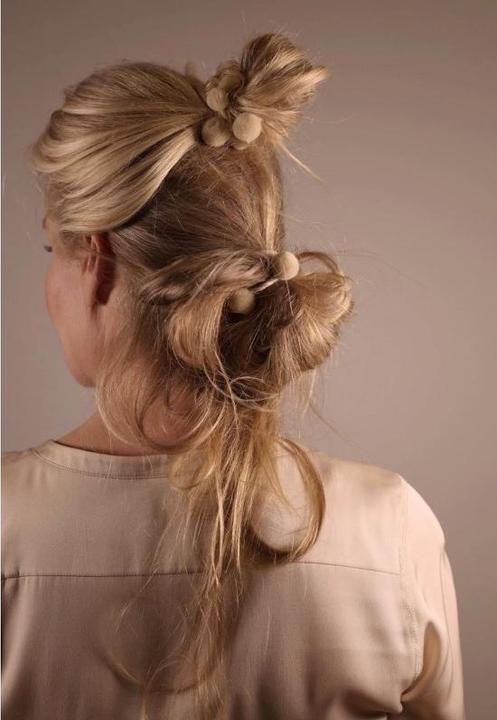 Immagine prodotto Corinne Mondo - Cravatta per capelli Pom Pom "Ibiza" Crema (Elastico per capelli)