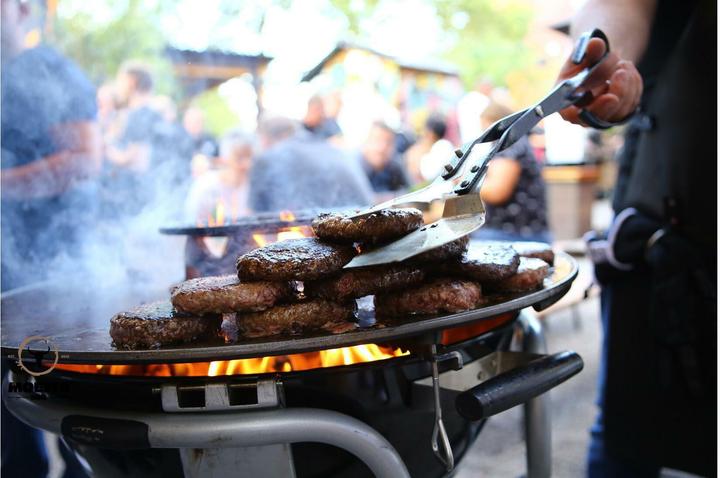 Produktbild Moesta BBQ Burgerzange V-Tong