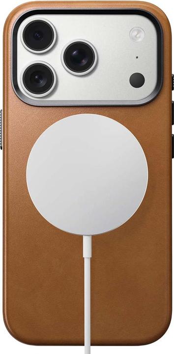 Actual product image Nomad Traditional Leather Case (Apple iPhone 17 Pro)