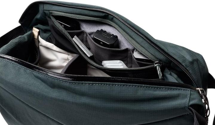 Actual product image Bellroy Venture Sling 10L - Camera Edition - Deep Ocean (10 l)