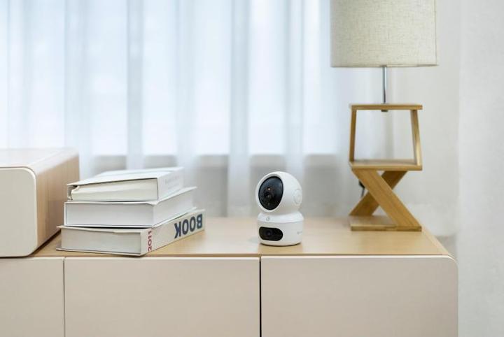 Actual product image EZVIZ H7c Dual (2560 x 1440 Pixels)