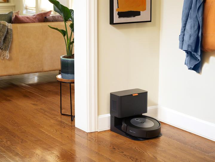 Actual product image iRobot Roomba j7+ (Robot vacuum)