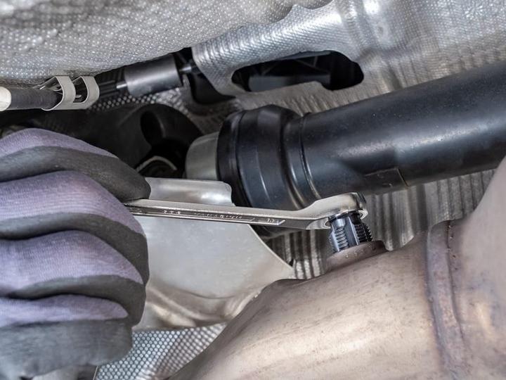 Actual product image HAZET Thread repair tool for exhaust gas temperature sensors / probes 4683-20 ∙ Outside hexagon 13 …