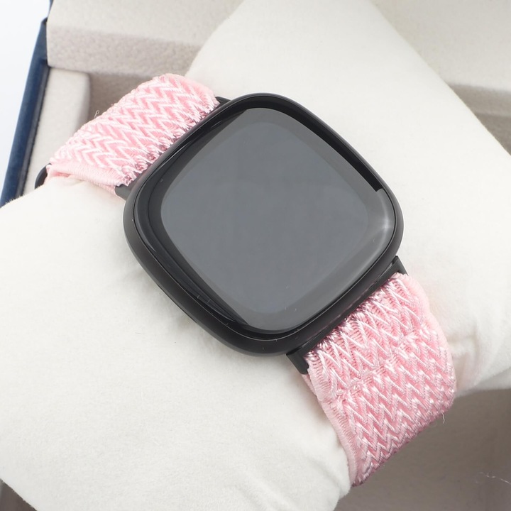 Produktbild Cover-Discount Fitbit Versa 4 / Sense 2 - Nylon Ersatzarmband rosa (Nylon, Versa 3, Sense)