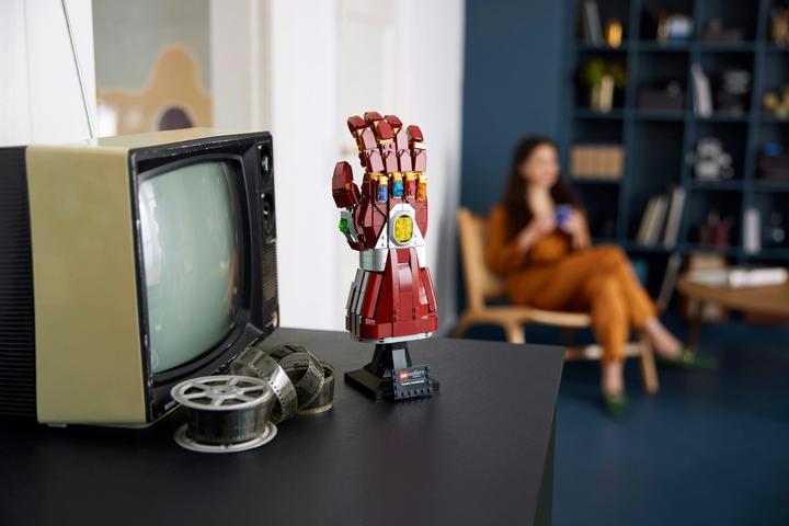 Actual product image LEGO 76223 Marvel Iron Man Glove (76223, LEGO Marvel)