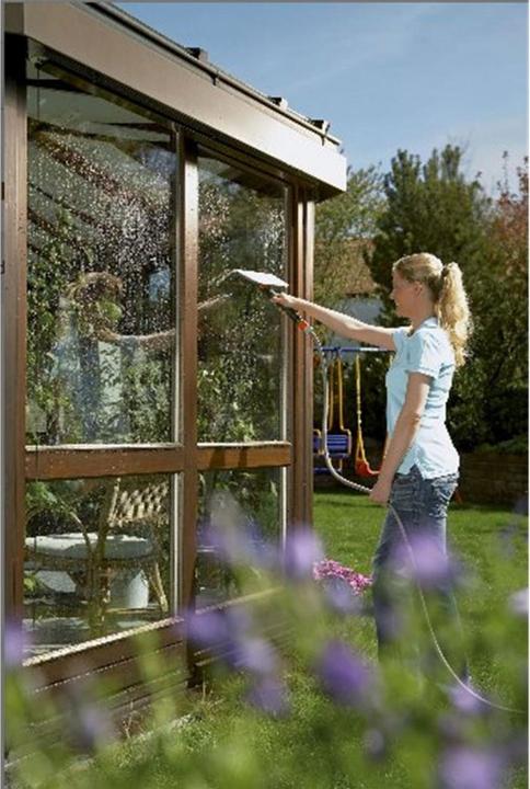 Actual product image Gardena Cleansystem window washer with puller