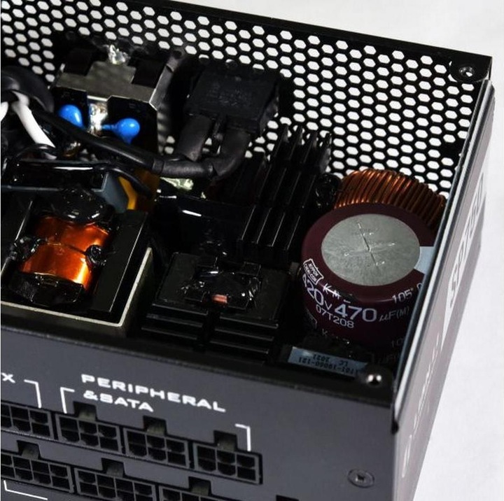 Produktbild Lian-Li SP750 (750 W)