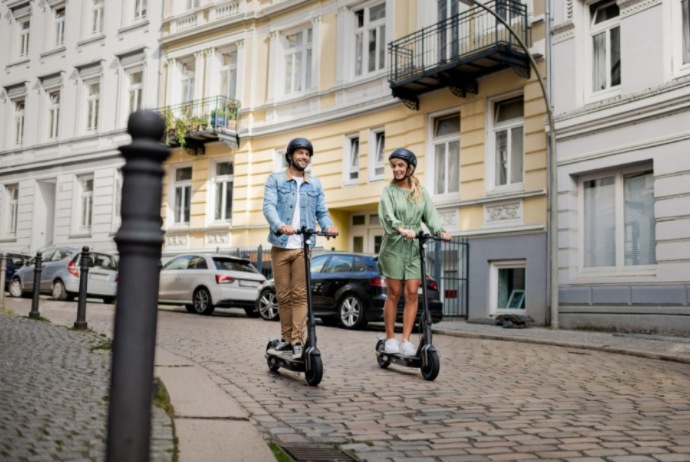 Produktbild Segway-Ninebot KickScooter MAX G30D (20 km/h, 65 km, 350 W)