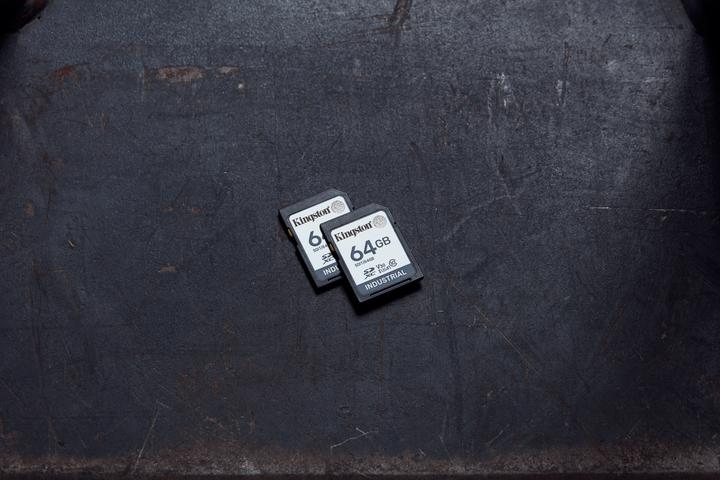 Actual product image Kingston Card Ind. SD +ADP 64GB pSLC (64 GB, SDXC, U3, UHS-I)