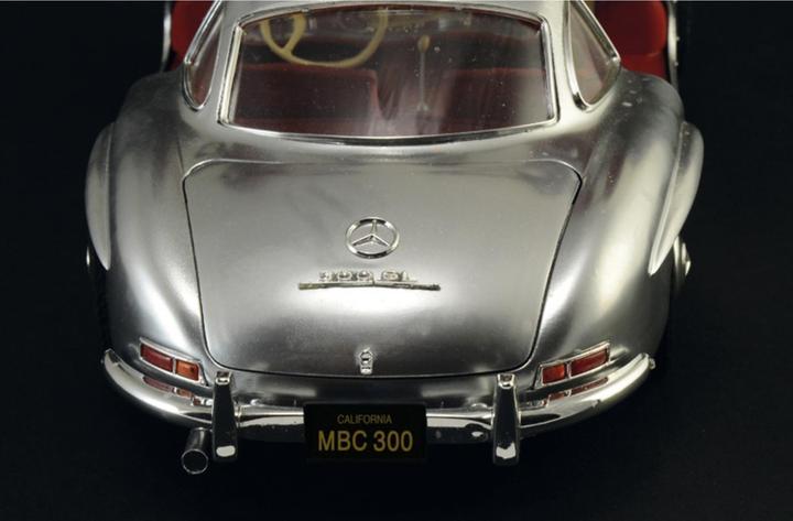 Immagine prodotto Mercedes-Benz 300 SL Gullwing in scala 1:16