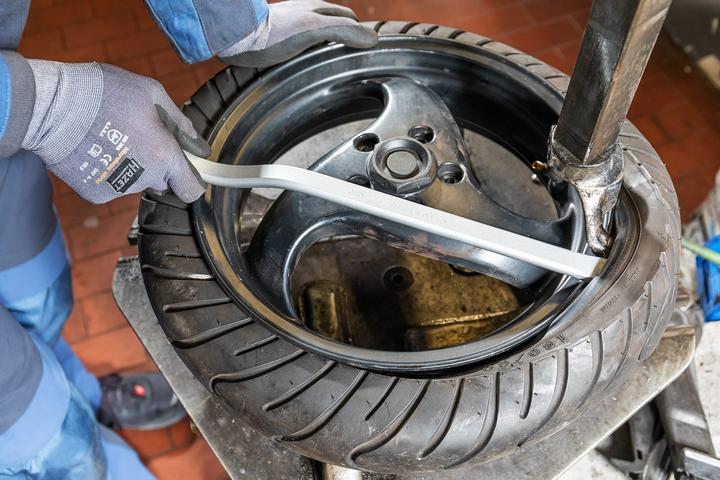 Actual product image HAZET Tyre and mounting lever 653 - Total length: 456 mm