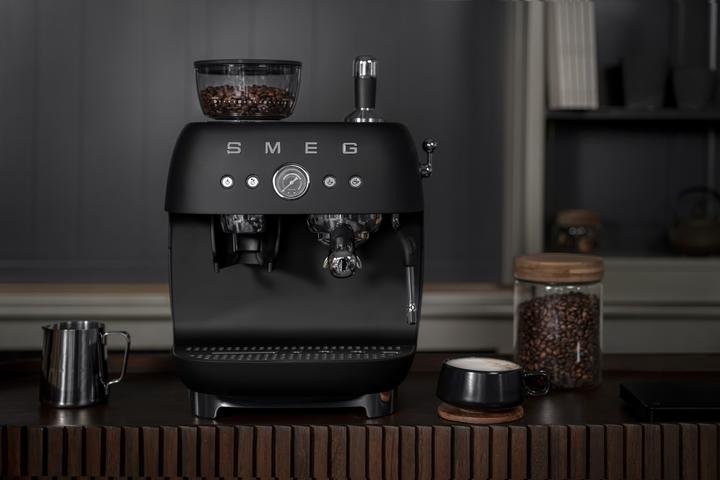 Image du produit Smeg Macchina per Espresso con Macinacaffè Integrato