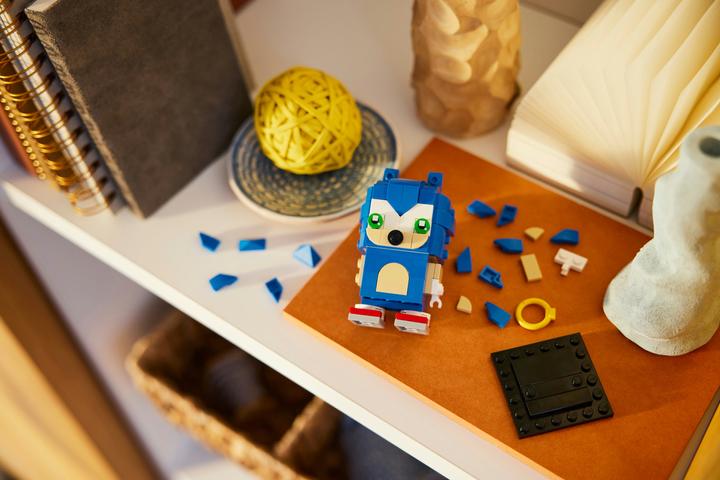 Actual product image LEGO Brickheadz Sonic the Hedgehog (40627, LEGO Brickheadz)