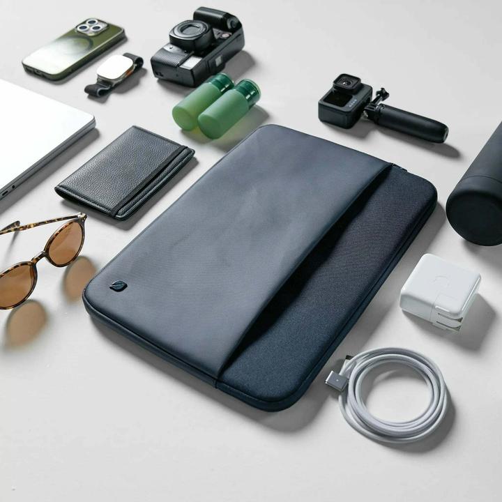 Immagine prodotto Incase Custodia A.R.C. per laptop da 16 pollici - Navy (16", Universale)