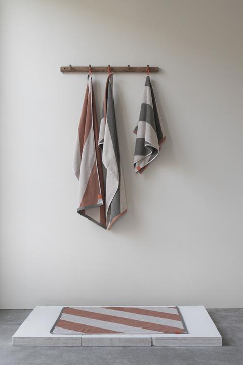 Produktbild Mette Ditmer Diagonal (70 x 133 cm)