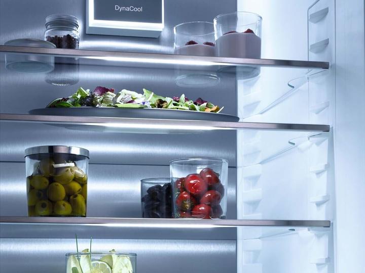 Actual product image Miele KFN 4898 A-10 D Blacksteel (362 l)