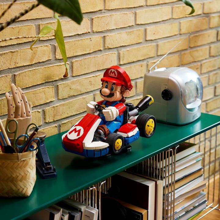 Actual product image LEGO Mario & Standard-Kart (72037, LEGO Super Mario, LEGO Rare Sets)